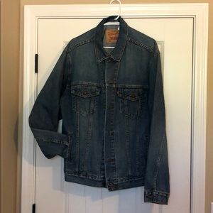 Levi Strauss Men’s jean jacket. Size XL